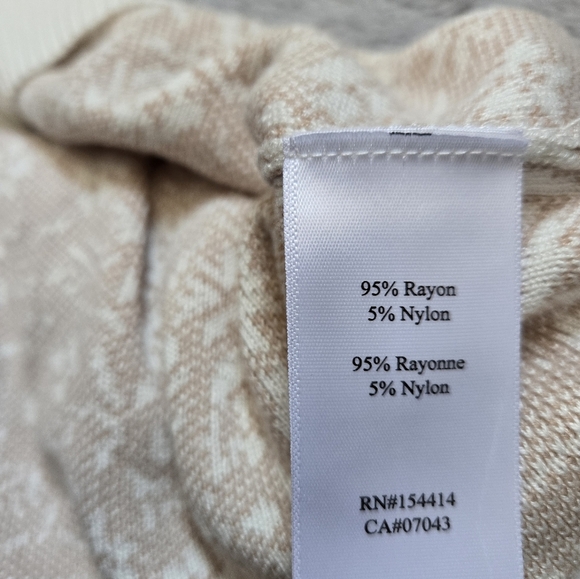 GEMMA + JANE Floral Jaquard Sweater Polo Top in White and Sand. Size Small - Picture 9 of 11